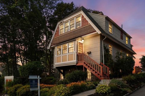109 Crescent Hill Ave, Arlington, MA, 02474-2529 | Card Image