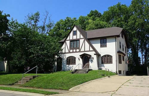 3915 Warwick Ave, Cincinnati, OH, 45229-1318 | Card Image