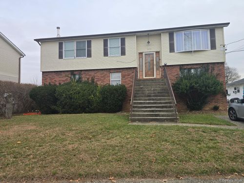 1095 Pinebrook Ct, West Hempstead, NY, 11552-4316 | Card Image
