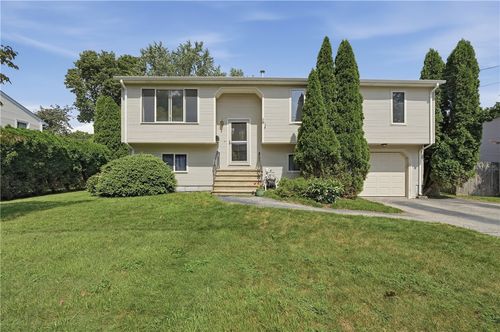 18 Lunn St, Riverside, RI, 02915-1628 | Card Image