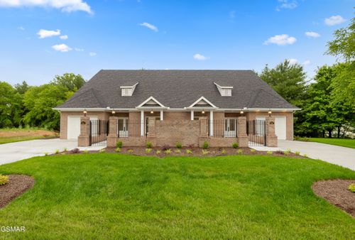 910 Fine Glen Dr, Sevierville, TN, 37862-5046 | Card Image