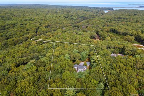 530 Hands Creek Rd, East Hampton, NY, 11937-3408 | Card Image