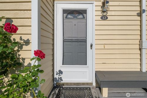 j2-10030 Ne 120th St, Kirkland, WA, 98034-6617 | Card Image