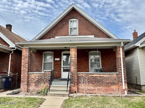 2013 Caledonia St, Toledo, OH, 43605-1211 | Card Image