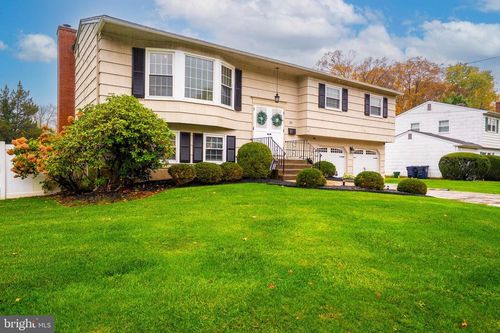 25 Allen Ln, LAWRENCEVILLE, NJ, 08648-3236 | Card Image