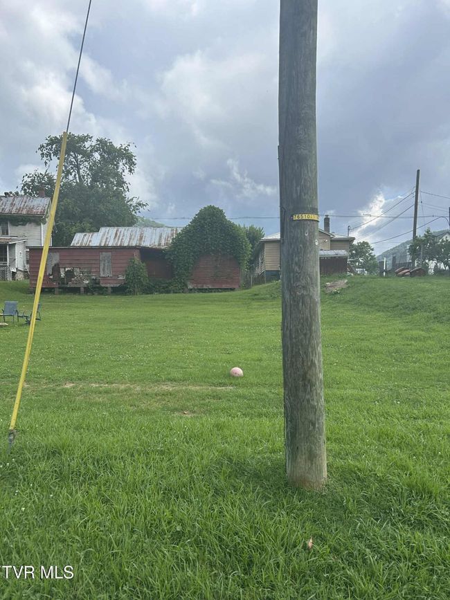 199 Maple Ave E, Home with 0 bedrooms, 0 bathrooms and null parking in Big Stone Gap VA | Image 5