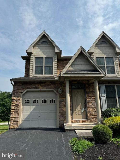12 Kingswood Dr, LEWISBERRY, PA, 17339-8854 | Card Image