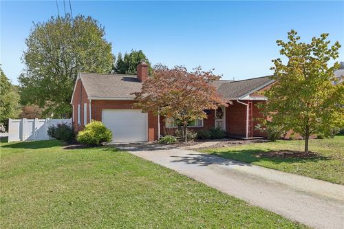 701 Harrison St, Kittanning, PA, 16201-2323 | Card Image