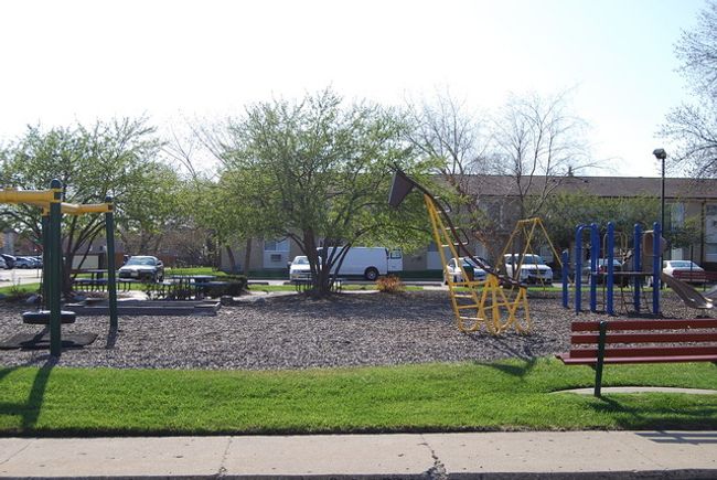 APT-1F - 8852 N Leslie Ln, Condo with 1 bedrooms, 1 bathrooms and 2 parking in Des Plaines IL | Image 19