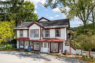 11 On The Green Street, House other with 2 bedrooms, 1 bathrooms and null parking in Poultney VT | Image 1