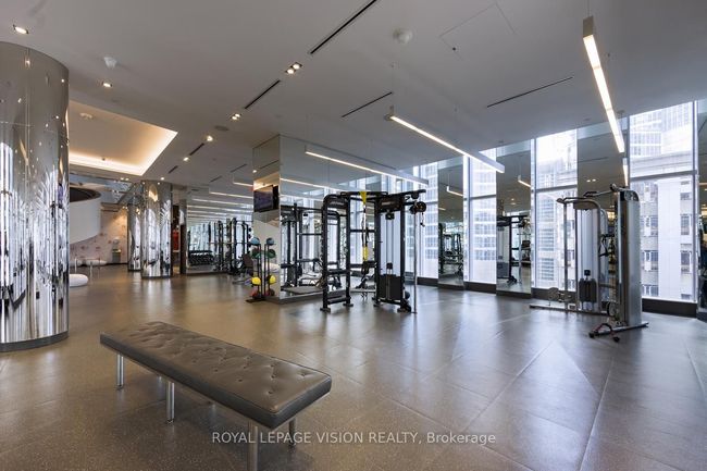 2104 - 10 York St, Condo with 2 bedrooms, 1 bathrooms and null parking in Toronto ON | Image 35