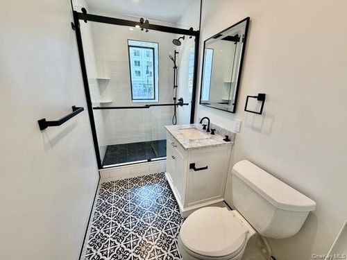 apt-1d-100 W Broadway, Long Beach, NY, 11561-4001 | Card Image