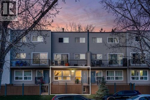 3615 49 Street Nw, Calgary, AB, T3A0G2 | Card Image