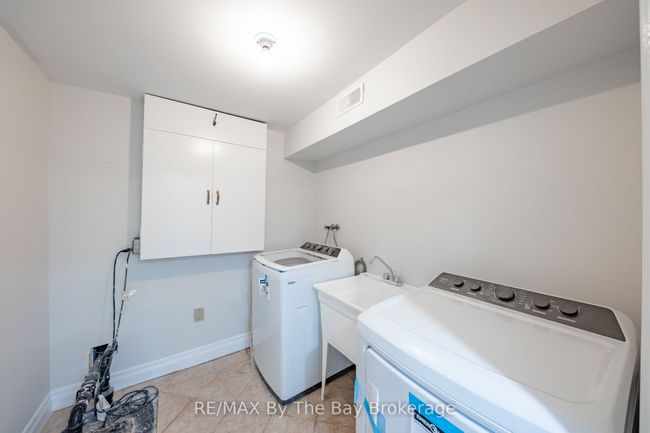 174 32nd St S, House other with 4 bedrooms, 4 bathrooms and 8 parking in Wasaga Beach ON | Image 35