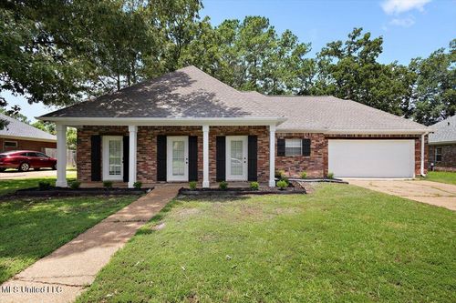 1007 Riverchase North Dr, Brandon, MS, 39047-7447 | Card Image