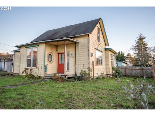 584 N Baxter St, Coquille, OR, 97423 | Card Image