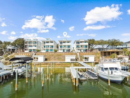 714 Harbor Blvd, Destin, FL, 32541-2506 | Card Image
