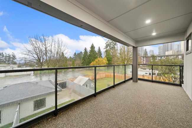5628 Chaffey Ave, Home with 6 bedrooms, 5 bathrooms and 2 parking in Burnaby BC | Image 24