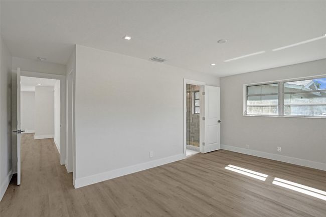 2111 Ne 35 Th St, House other with 3 bedrooms, 2 bathrooms and null parking in Lighthouse Point FL | Image 9