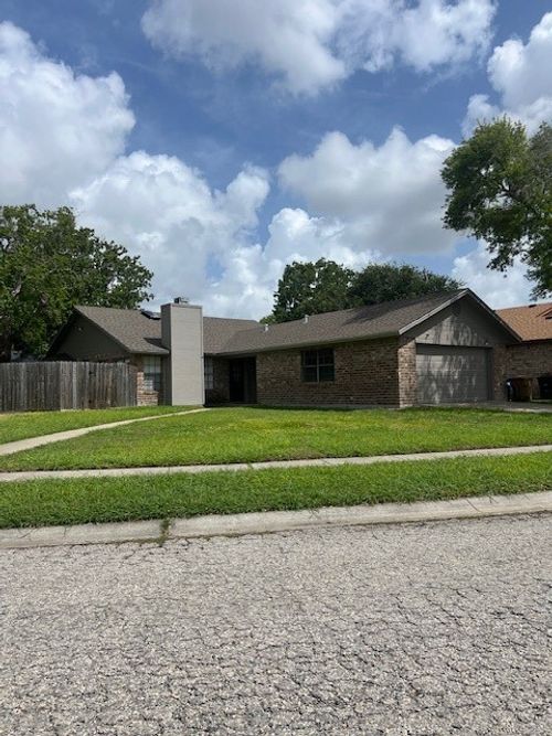 3113 Charter Ln, Corpus Christi, TX, 78414-3524 | Card Image