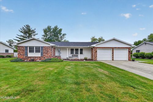765 Pine St, Wauseon, OH, 43567-1801 | Card Image