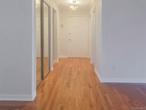 256 Parkside Dr, Suffern, NY, 10901-7856 | Card Image