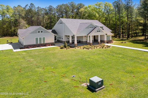 20 Timber Ridge Dr, Laurel, MS, 39443-1811 | Card Image