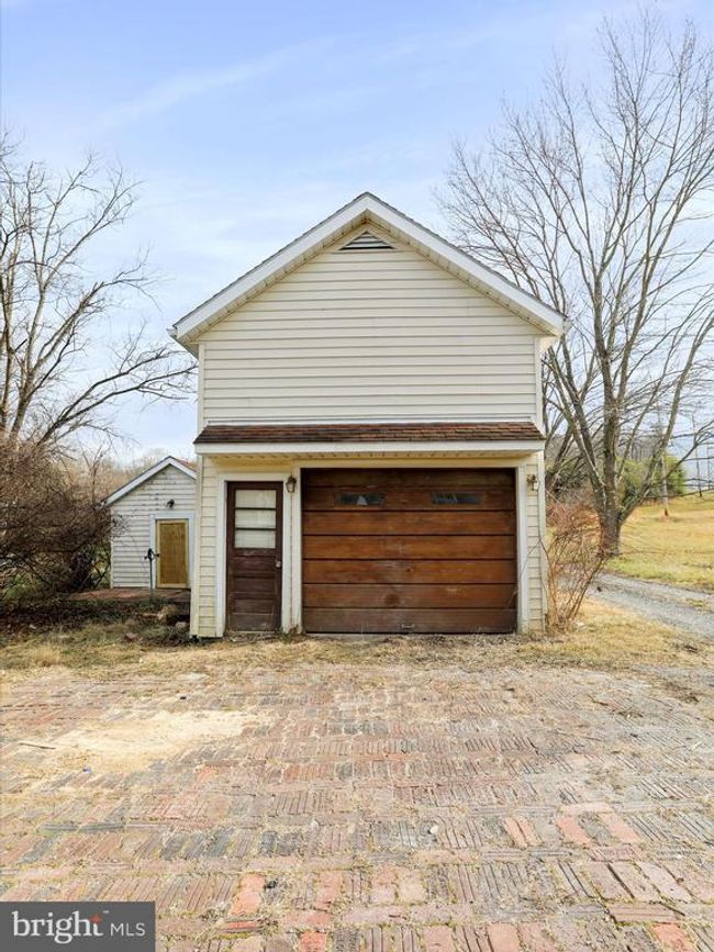 15 Zacharys Way, House other with 3 bedrooms, 2 bathrooms and null parking in GREAT CACAPON WV | Image 5