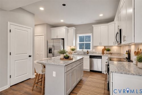 914 Diamond St, Petersburg, VA, 23803-2650 | Card Image