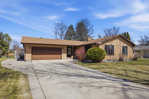 1631 American Way S, Fargo, ND, 58103-5506 | Card Image