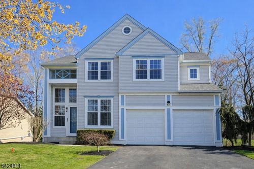 98 Harvard Cir, Princeton, NJ, 08540-7922 | Card Image