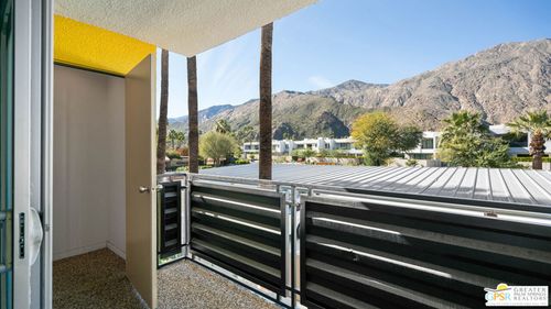201-588 E San Lorenzo Rd, Palm Springs, CA, 92264-8108 | Card Image