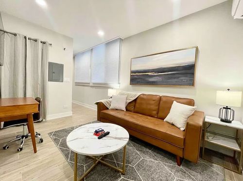 1w-227 E Walton Pl, Chicago, IL, 60611-1688 | Card Image