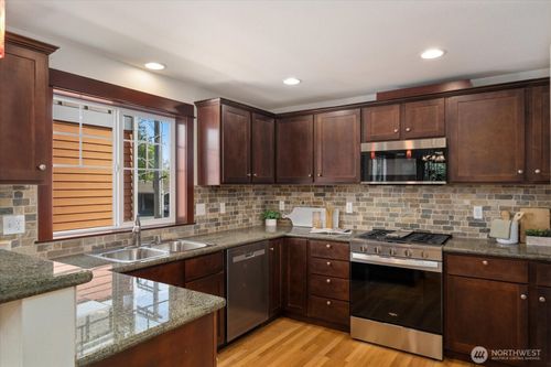 2205 Ne 92nd St, Seattle, WA, 98115-3369 | Card Image