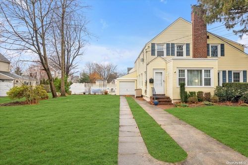 97 Carlton Ter, Stewart Manor, NY, 11530-3823 | Card Image