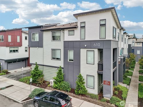 b-610 237th Pl Se, Bothell, WA, 98021-5025 | Card Image