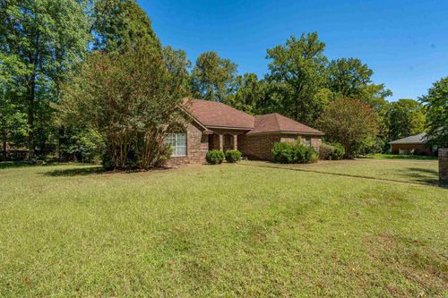 2204 N Ridge Dr, Arkadelphia, AR, 71923-3612 | Card Image