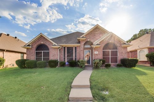 1152 Taylor Ln, Lewisville, TX, 75077-2569 | Card Image