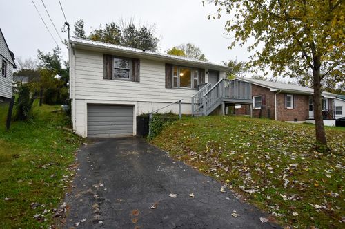 115 Circle Dr, Danville, KY, 40422-2112 | Card Image