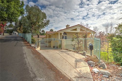 11628 Lerdo Ave, Granada Hills, CA, 91344-2156 | Card Image
