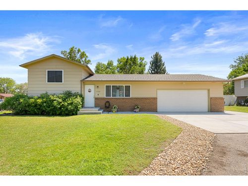 1739 S California Ave, Loveland, CO, 80537-7127 | Card Image