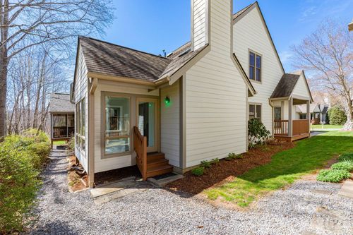 31 Little Cedar Ct, Asheville, NC, 28805-2487 | Card Image