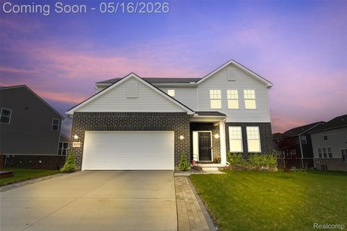 58679 Falabella Dr, South Lyon, MI, 48178-7129 | Card Image