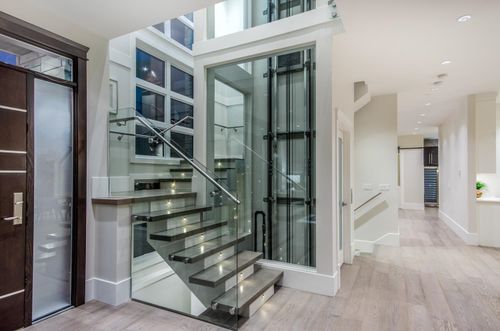 16722 Mcnair Dr, Surrey, BC, V3Z0P9 | Card Image