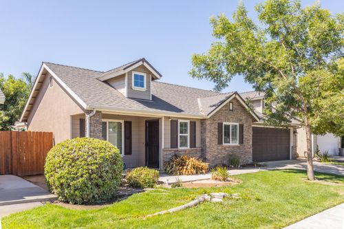 415 E Carpenter Ave, Reedley, CA, 93654-7036 | Card Image