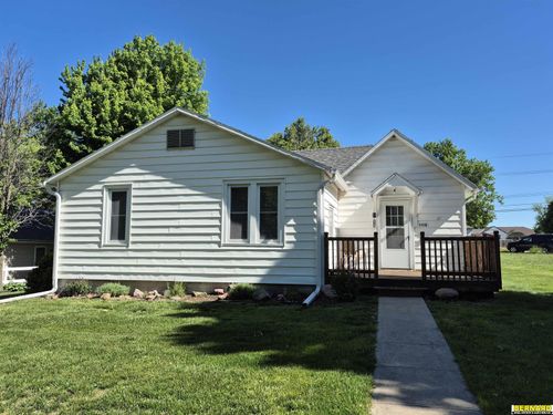 1112 10th St, Auburn, NE, 68305-1511 | Card Image