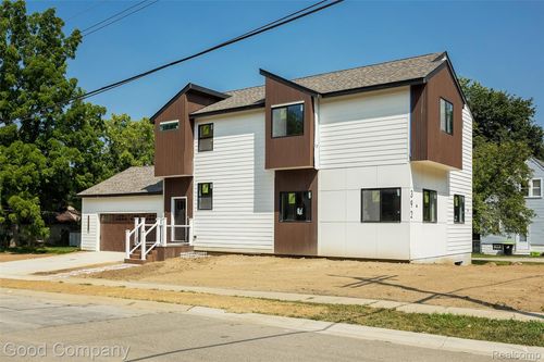 392 S Squirrel Rd, Auburn Hills, MI, 48326-3257 | Card Image