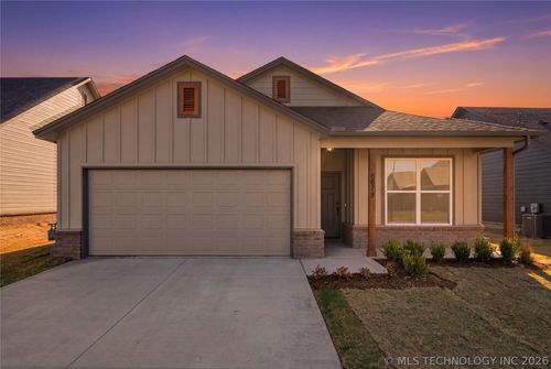 6619 S Aster Ave, Broken Arrow, OK, 74011-1299 | Card Image