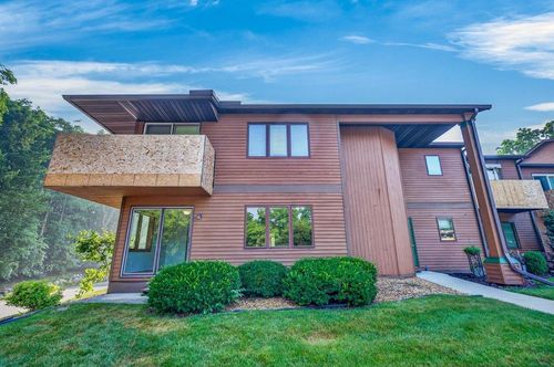 818 S Gammon Rd, Madison, WI, 53719-1376 | Card Image