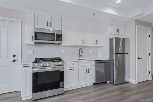 ste-2-110 School St, Glen Cove, NY, 11542-2569 | Card Image